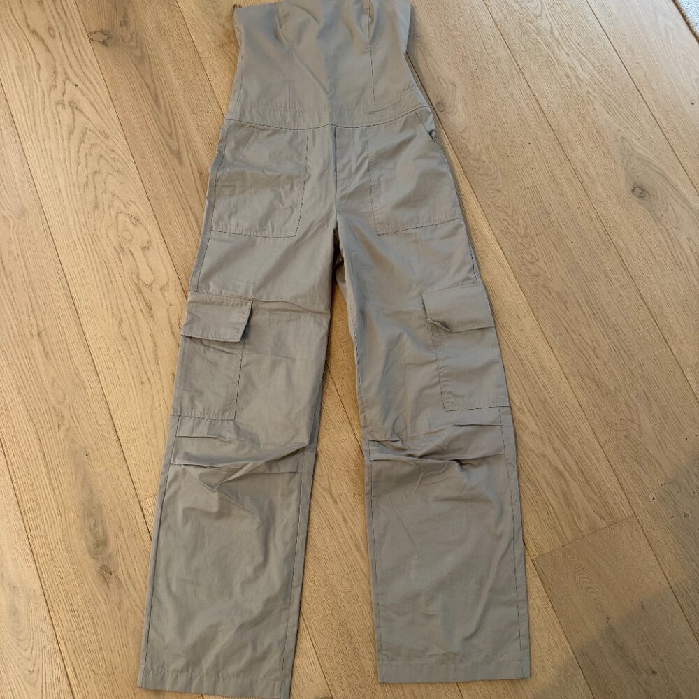 ZARA BRAND NEW w/TAGS STRAPLESS CARGO JUMPSUIT KHAKI- SIZE M - Picture 2 of 4